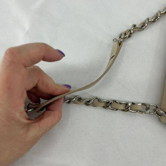 Ann Taylor Loft Cream Leather Mini Crossbody Bag Silver Chain Zip Closure - Picture 8 of 12